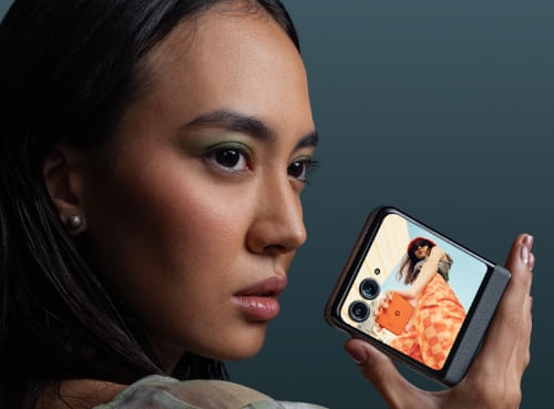 The new large screen flip phone | motorola razr 50 The new large screen flip phone | motorola razr 50